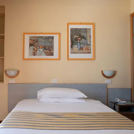 Ping Pong Hotel